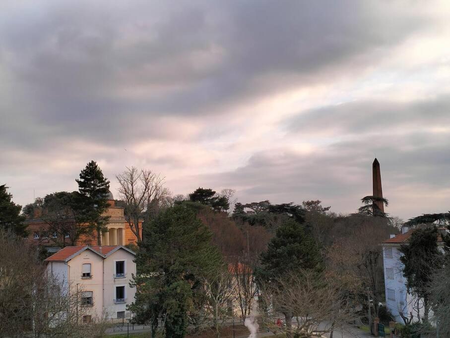 Charmant Logement, Vue Sur Toulouse 1 Min Du Metro Bagian luar foto